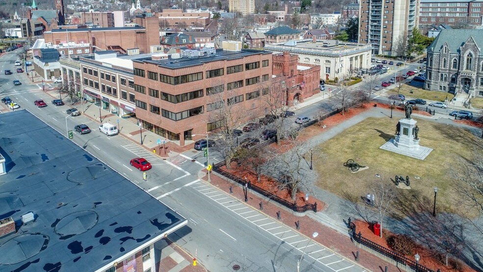 625 Main St, Fitchburg, MA à vendre - Photo du bâtiment - Image 1 de 1