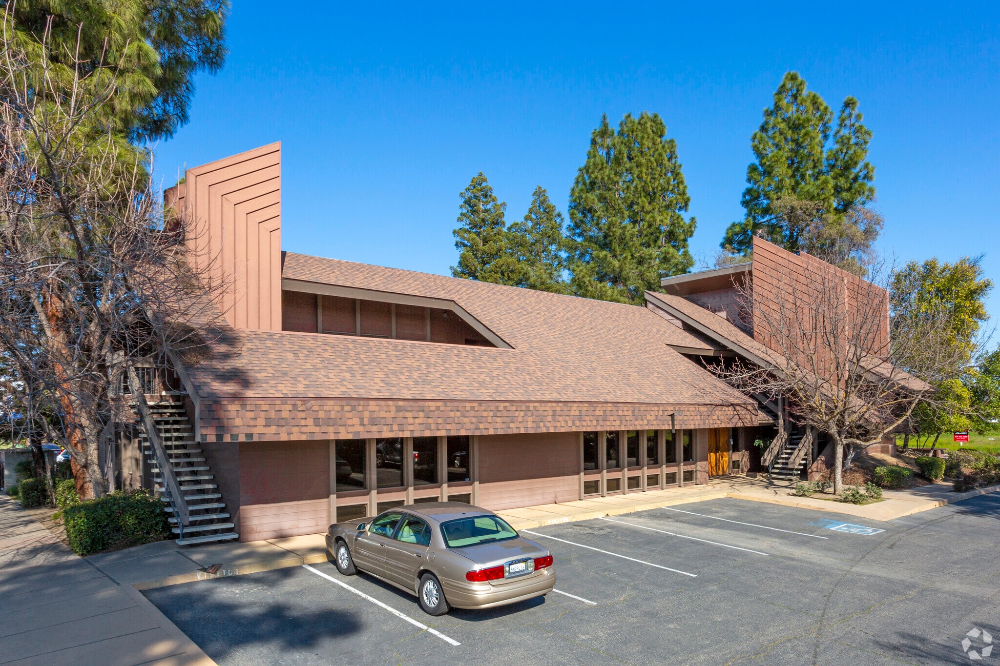 2307 N Fine Ave, Fresno, CA for sale Primary Photo- Image 1 of 4