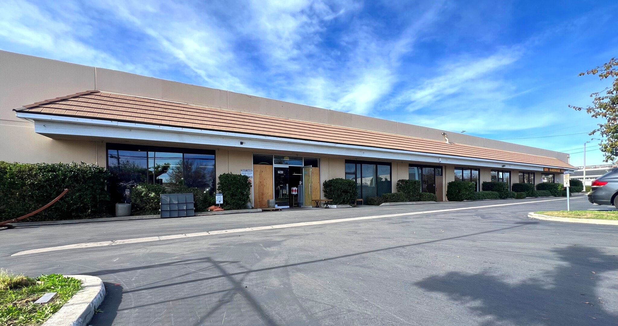 7939-7947 Canoga Ave, Canoga Park, CA à louer Photo intérieure- Image 1 de 1