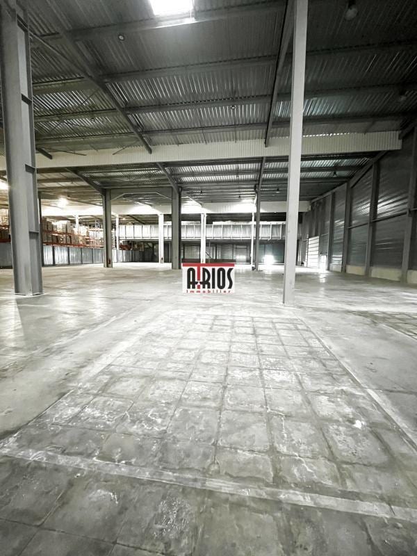 Industrial in La Crau for lease Interior Photo- Image 1 of 5