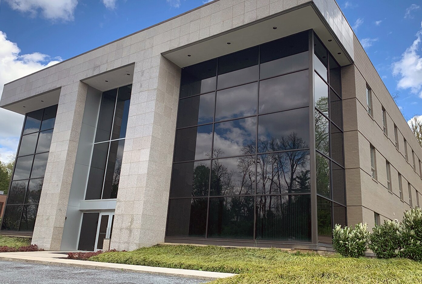 1017 Mumma Rd, Lemoyne, PA à vendre Photo du bâtiment- Image 1 de 7