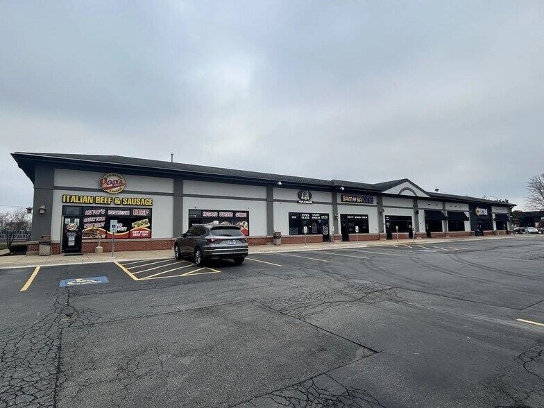 18311 N Creek Dr, Tinley Park, IL for lease - Building Photo - Image 3 of 12