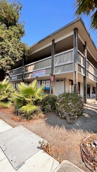 300-336 S Abel St, Milpitas, CA à louer - Photo du bâtiment - Image 3 de 5