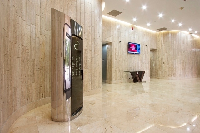 1900 Glades Rd, Boca Raton, FL for lease - Interior Photo - Image 1 of 2