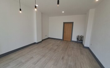 Eddystone Rd, Wadebridge for lease Interior Photo- Image 2 of 4