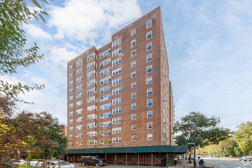 34 Plaza St E, Brooklyn, NY à louer - Photo du bâtiment - Image 3 de 7