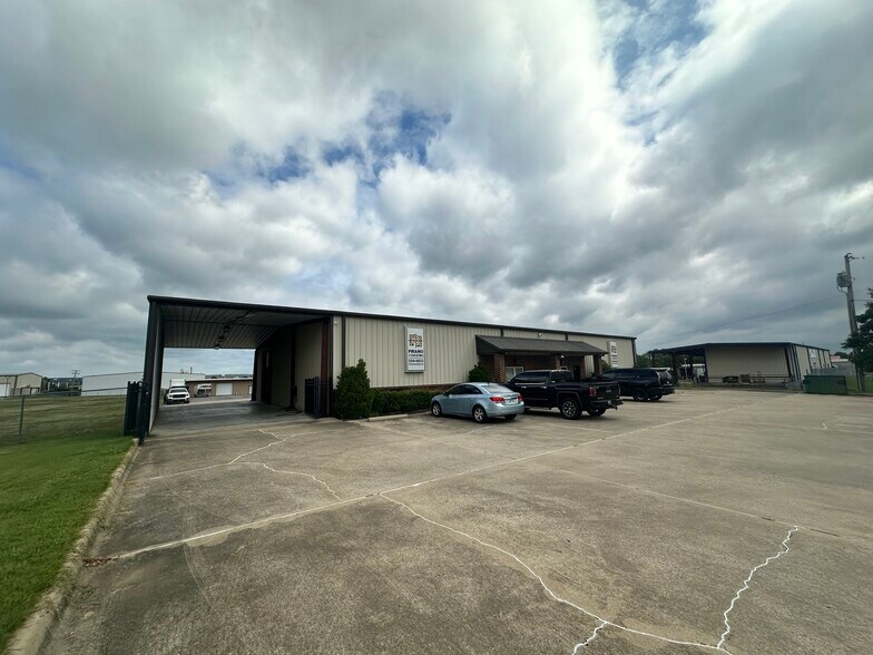 980 Runway Dr, Conway, AR à vendre - Photo du bâtiment - Image 1 de 32