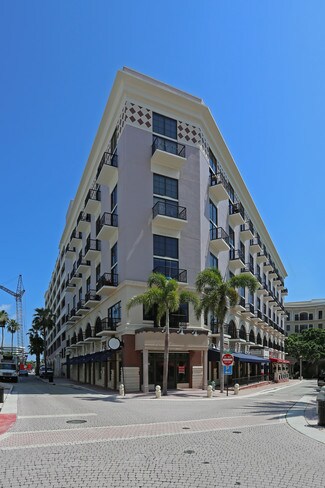 Plus de détails pour 101 N Clematis St, West Palm Beach, FL - Commerce de détail à louer