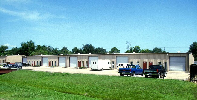 Plus de détails pour 9050 Emnora Ln, Houston, TX - Industriel à louer