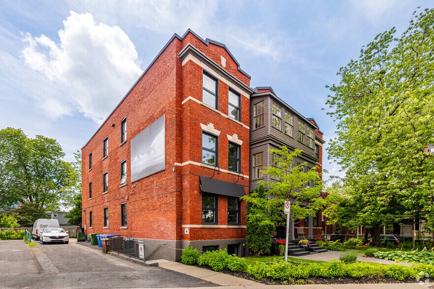 651 Av Victoria, Saint-lambert, QC à vendre - Photo principale - Image 1 de 1