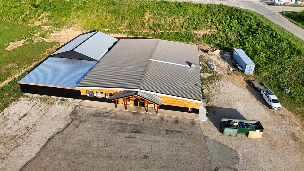 25 Commercial Dr, Van Buren, MO à vendre - Photo principale - Image 1 de 12