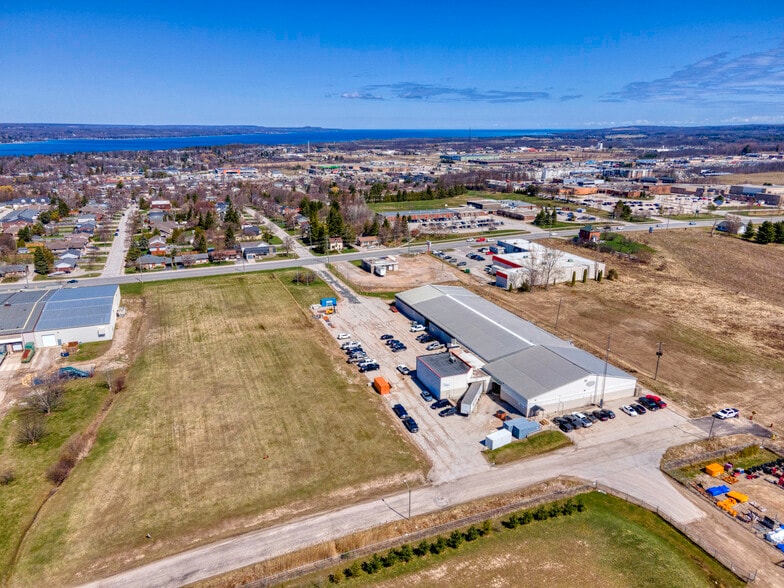 1104 7th St E, Owen Sound, ON for lease - Building Photo - Image 3 of 4