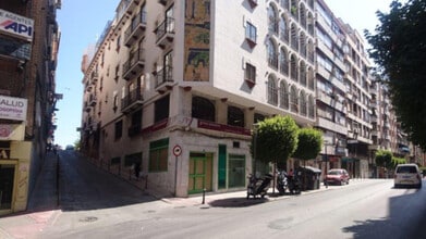 Commerce de détail dans Jaén, Jaén à louer Photo intérieure- Image 2 de 4