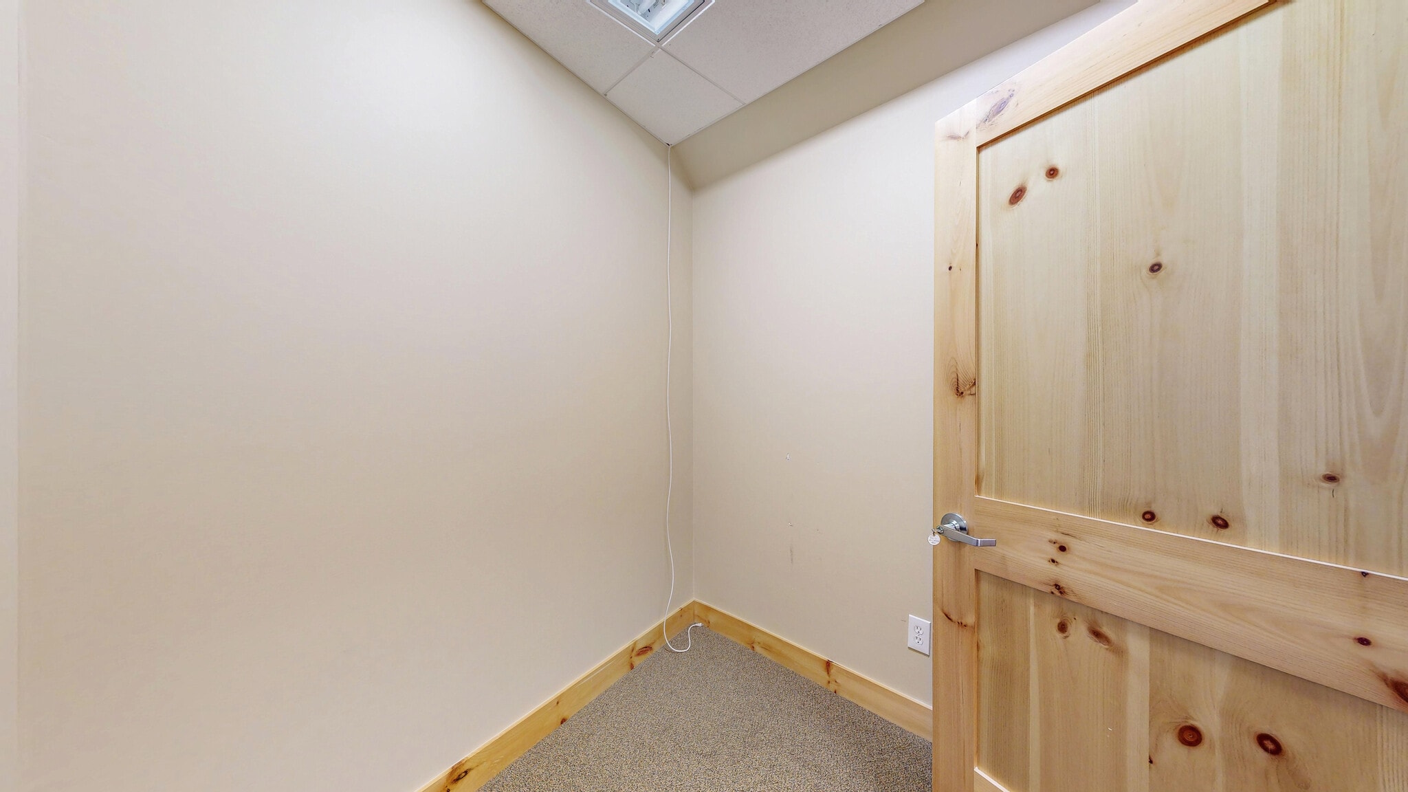 31955 Castle Ct, Evergreen, CO for lease Interior Photo- Image 1 of 4