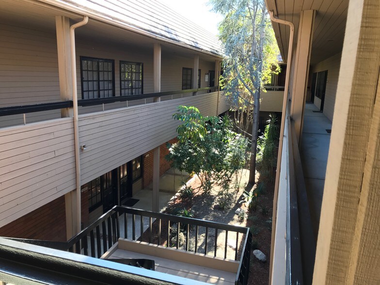 30101 Town Center Dr, Laguna Niguel, CA à louer - Photo du bâtiment - Image 3 de 20