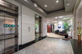 2525 Harrodsburg Rd, Lexington, KY à louer Numérisation 3D de Matterport- Image 1 de 4