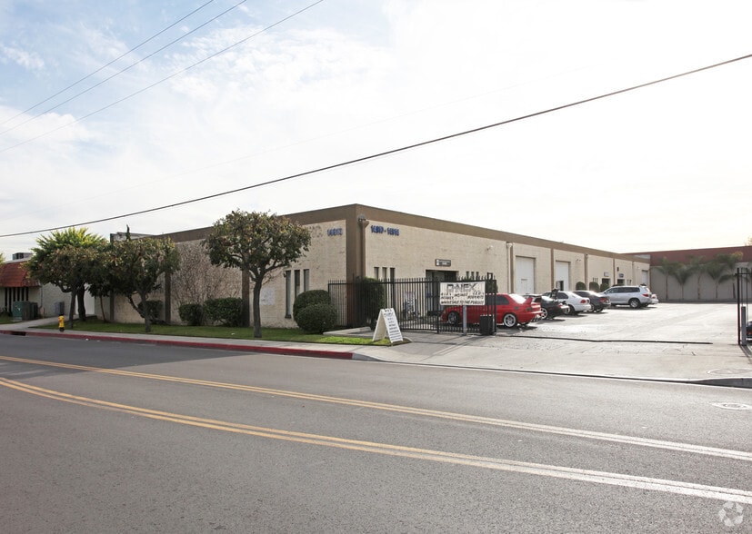 14910-14914 E Nelson Ave, City of Industry, CA for lease - Building Photo - Image 3 of 4