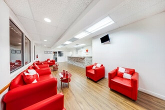 700 E 1st Ave, Hialeah, FL à louer Photo intérieure- Image 2 de 3