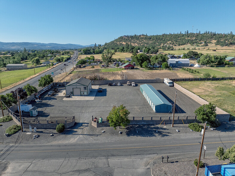 21 Ball Rd, Eagle Point, OR à vendre - Photo du bâtiment - Image 1 de 27