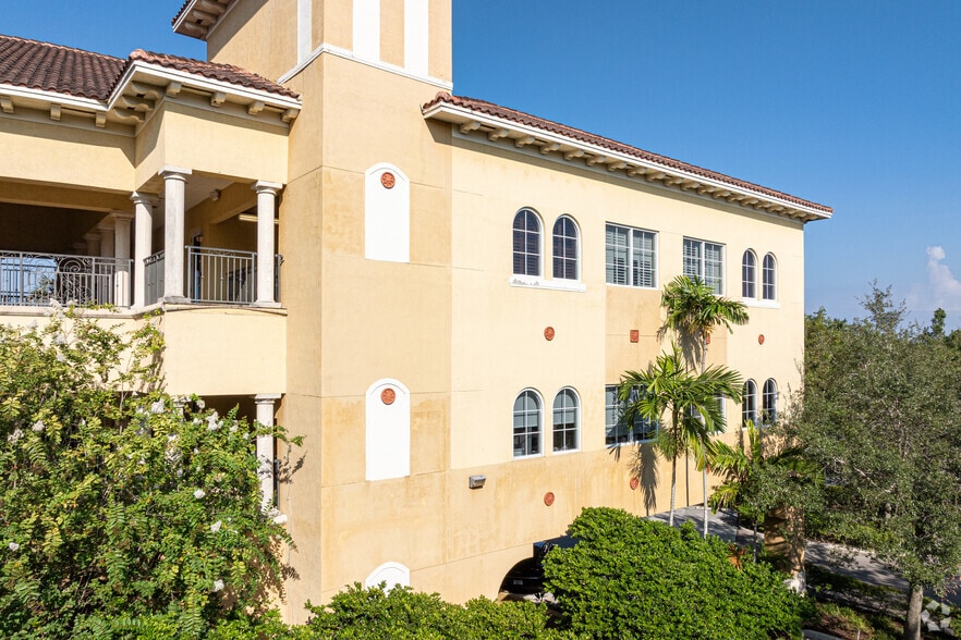 1655 N Commerce Pky, Weston, FL for lease - Building Photo - Image 3 of 18
