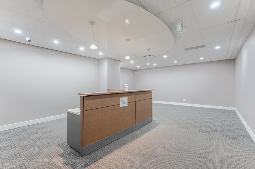 700 Dorval Dr, Oakville, ON à louer - Numérisation 3D de Matterport - Image 3 de 29