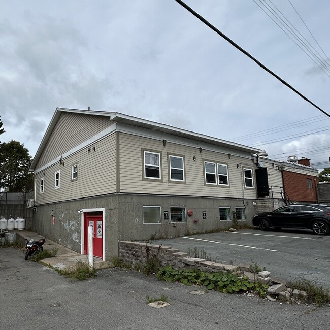 Plus de détails pour 247 Herring Cove Rd, Halifax, NS - Commerce de détail à louer