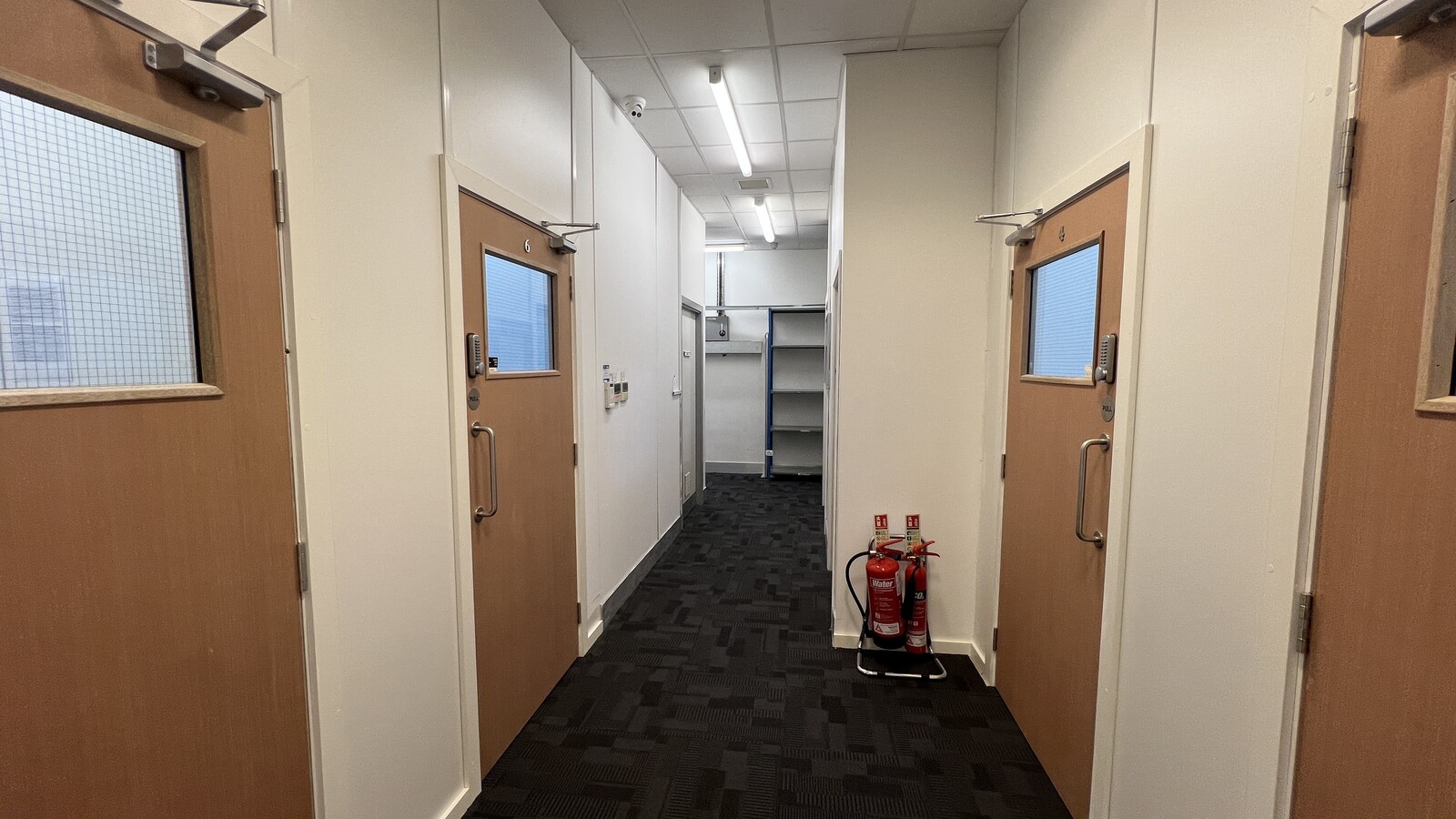 Market Pl, Romford, LND RM1 3AB - Unité 2B -  - Photo intérieure - Image 1 of 2