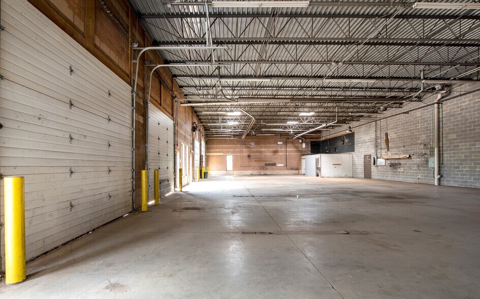 7516 Tyler Blvd, Mentor, OH à louer - Photo intérieure - Image 2 de 5