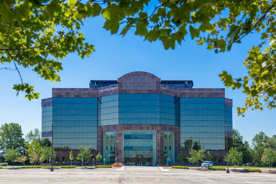 10201 N Illinois St, Indianapolis, IN à louer - Photo du bâtiment - Image 3 de 27