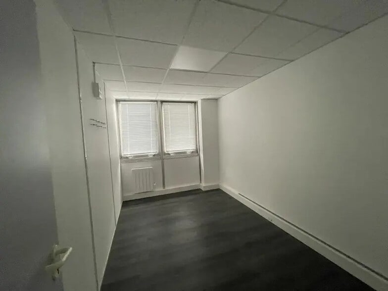 Bureau dans Saint-Ouen-sur-Seine à louer - Photo intérieure - Image 3 de 7