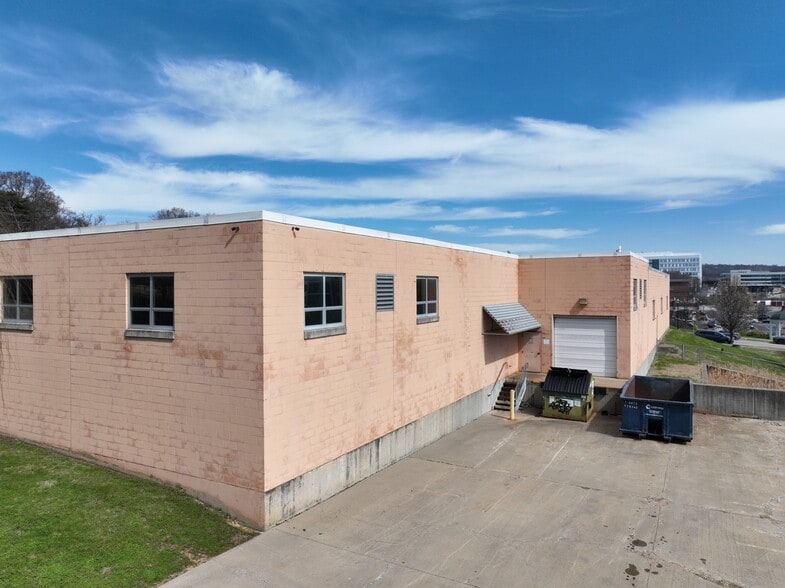 5055 Madison Rd, Cincinnati, OH for sale - Building Photo - Image 3 of 7