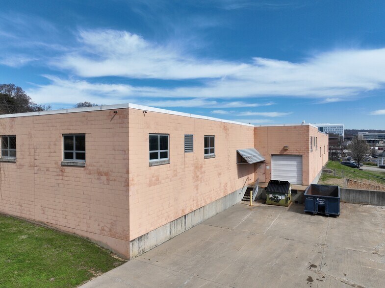 5055 Madison Rd, Cincinnati, OH à vendre - Photo du bâtiment - Image 3 de 7