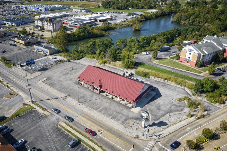 2700 17th St, Marion, IL for sale - Building Photo - Image 3 of 43