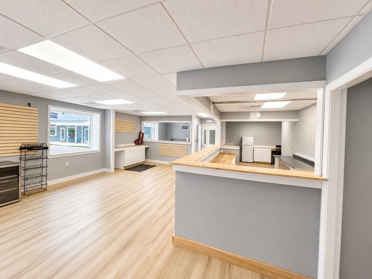 952 Rte 1, Wells, ME 04090 - Unit 14 - - Interior Photo - Image 2 of 7