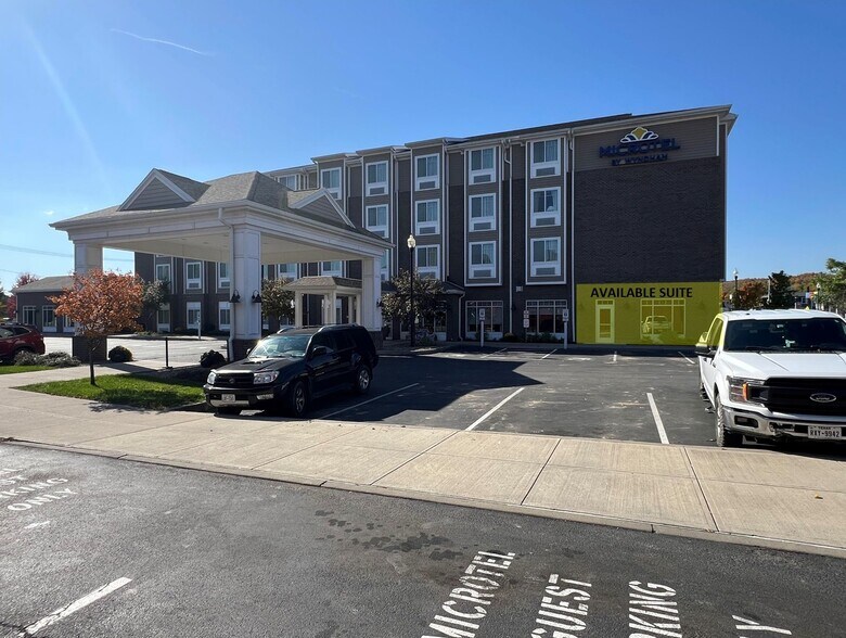 124 Elm St, Penn Yan, NY à louer - Photo principale - Image 1 de 3