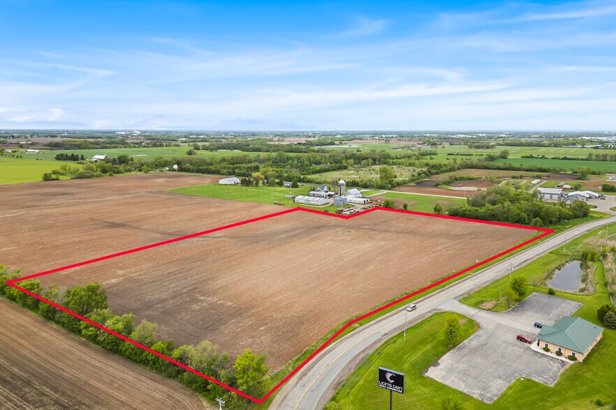 1600 Planeview Dr, Oshkosh, WI à vendre - Aérien - Image 2 de 26