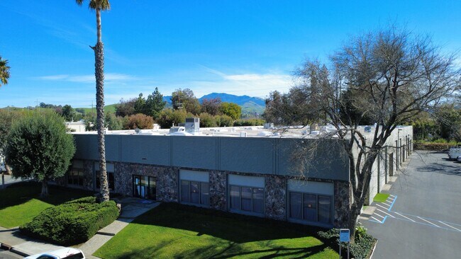 Plus de détails pour 1015 Shary Cir, Concord, CA - Local d'activités à louer