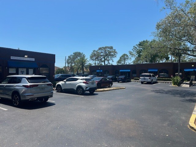 750 N 94th Ave, Saint Petersburg, FL à louer - Photo du bâtiment - Image 3 de 17