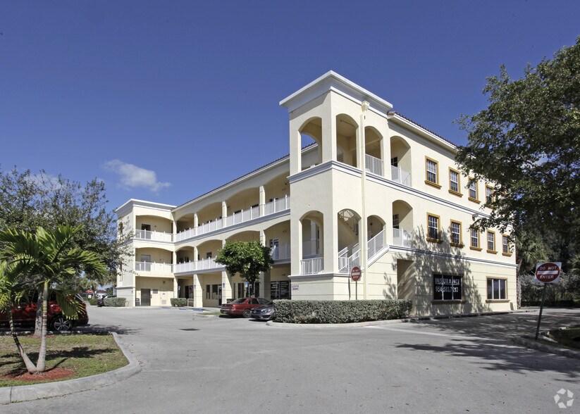 100 N State Road 7, Margate, FL à vendre - Photo du bâtiment - Image 2 de 11