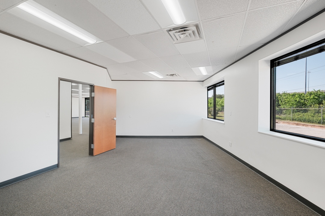 2157-2191 Woodward St, Austin, TX for lease Interior Photo- Image 1 of 23
