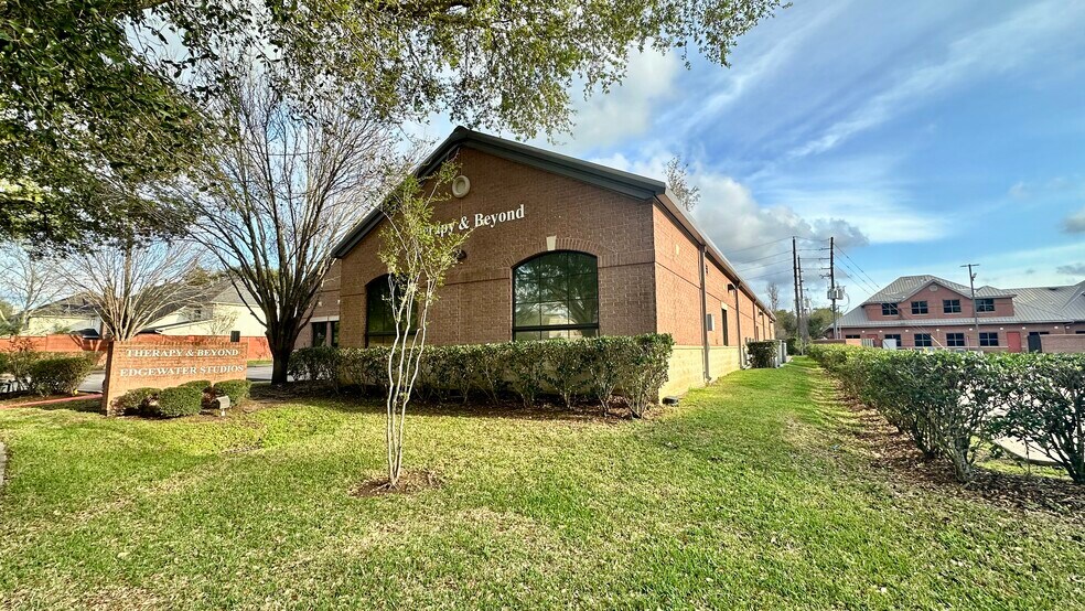 3030 Edgewater Blvd, Sugar Land, TX à vendre - Photo du bâtiment - Image 2 de 9