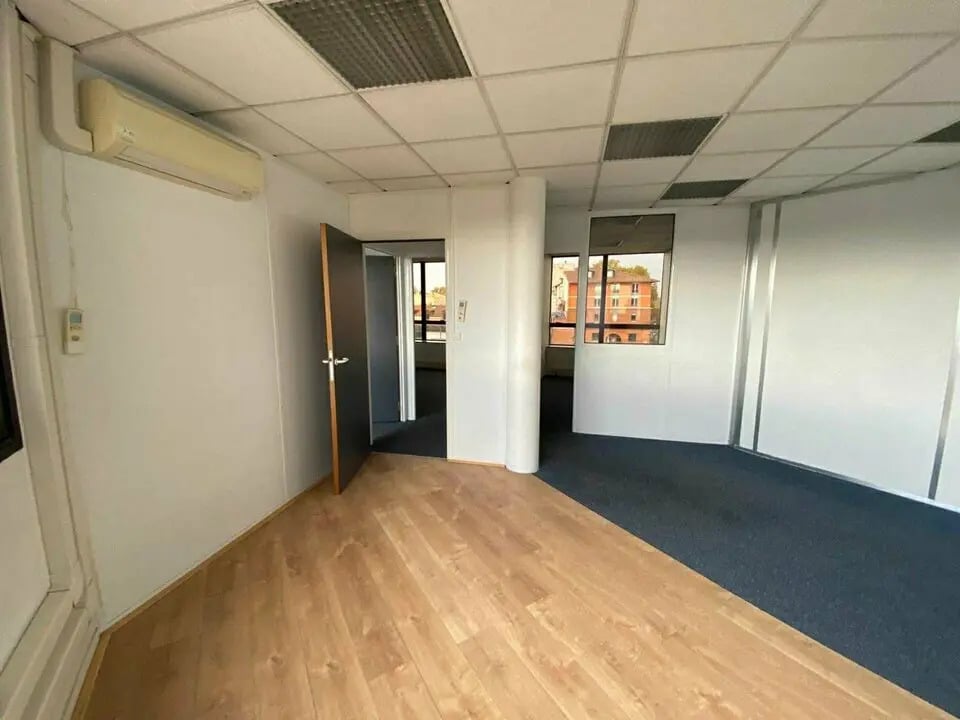 18 Place Roguet, Toulouse for lease Building Photo- Image 1 of 7