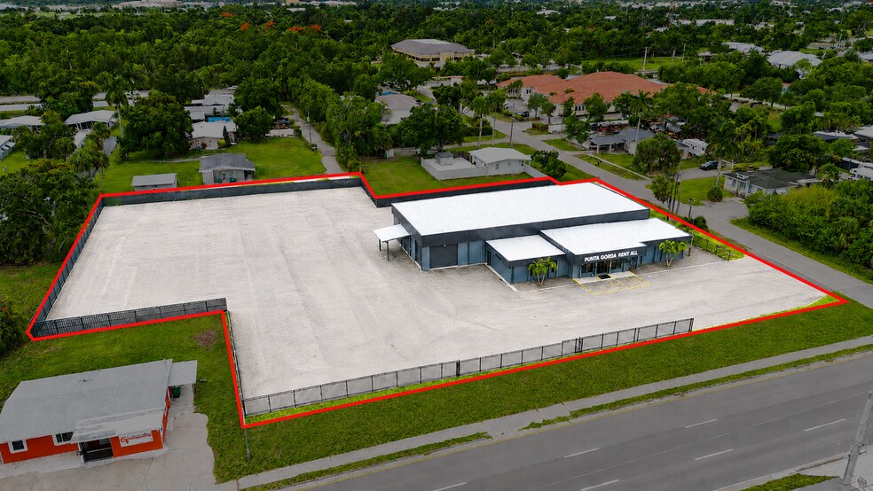 25115 Marion Ave, Punta Gorda, FL à louer - Photo du bâtiment - Image 1 de 17