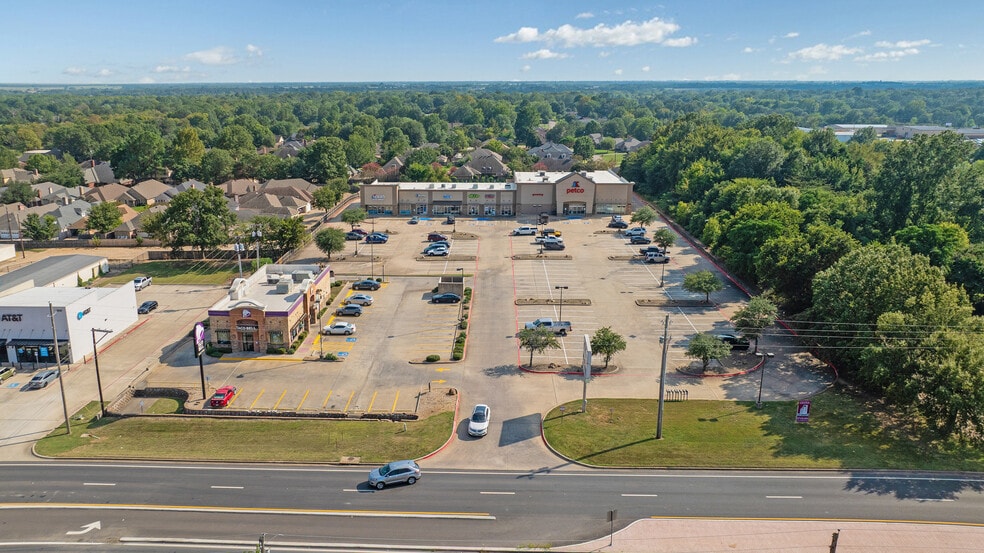 3900 Lamar Ave, Paris, TX for sale - Building Photo - Image 2 of 8