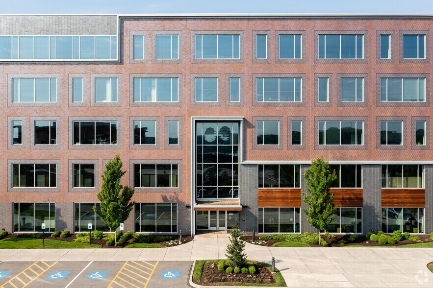 2400 Ansys Dr, Canonsburg, PA à louer - Photo du bâtiment - Image 3 de 18
