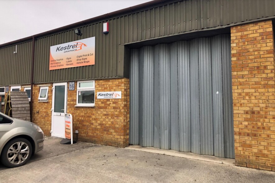 Pioneer Rd, Faringdon à louer - Photo du bâtiment - Image 2 de 2