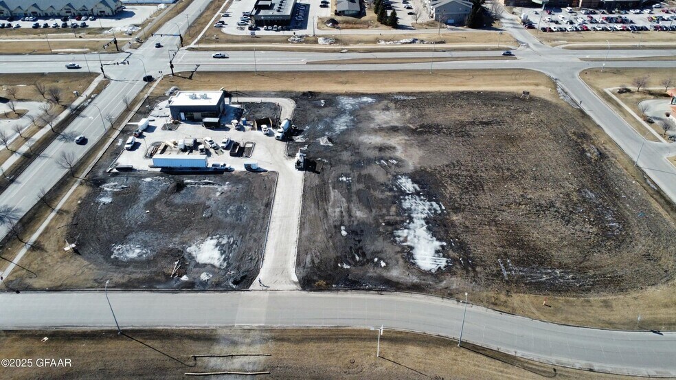 4625 Washington St, Grand Forks, ND à vendre - Aérien - Image 2 de 4