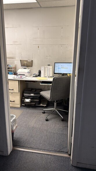 445-453 Hempstead Tpke, West Hempstead, NY à louer - Photo du bâtiment - Image 2 de 6