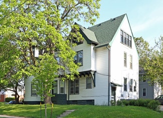 Plus de détails pour 924 S 19th St, Milwaukee, WI - Multi-résidentiel à vendre