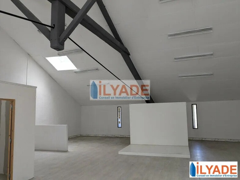 22 Avenue De Saint Barnabe, Marseille for lease - Interior Photo - Image 2 of 46